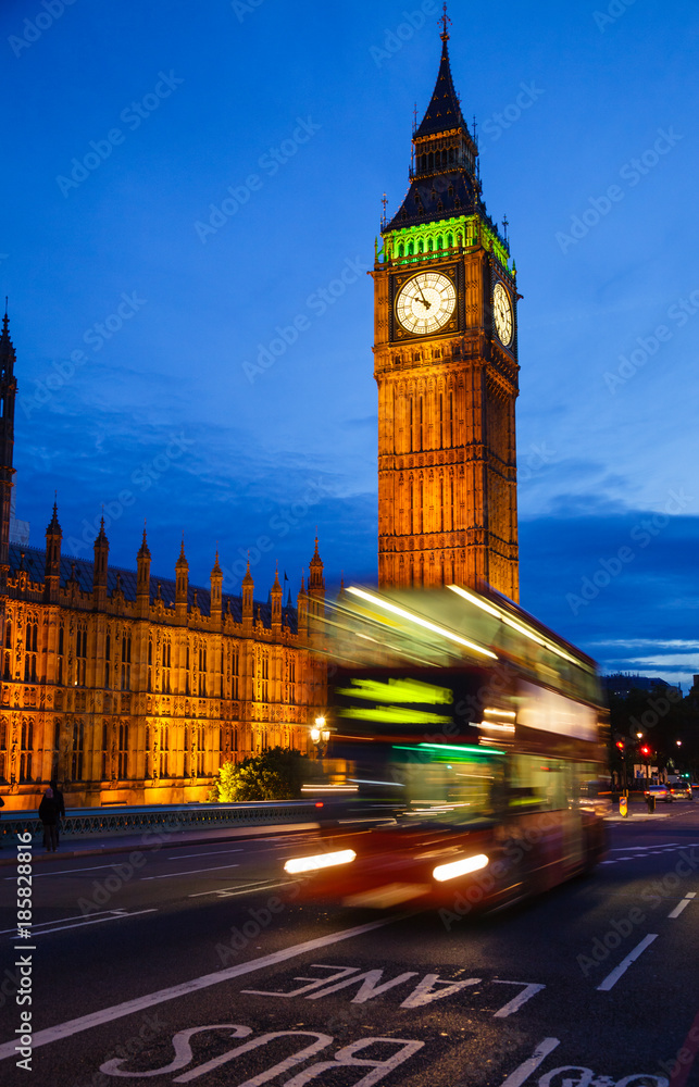 Obraz premium London cityscape with Elizabeth Tower or Big Ben and Doubledecker bus moves along the Westminster Bridge