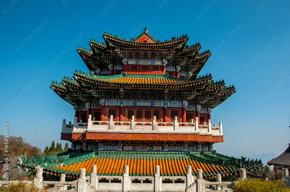 Fototapeta premium Buddhist temple on the Tienmen Mountain in China