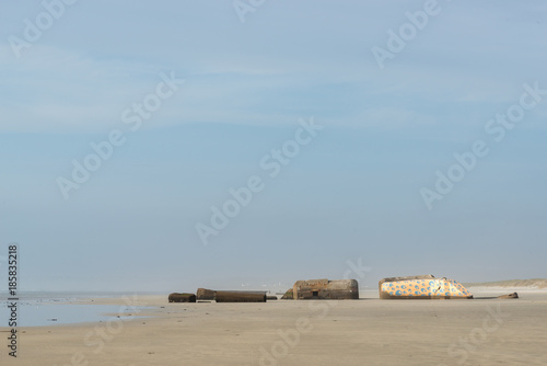 blockhaus sur la plage de la torche en bretagne © JeanPierre