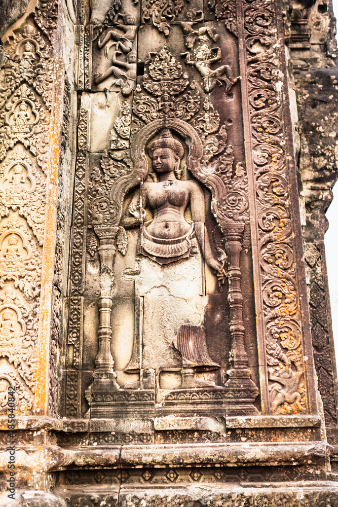 Bas-relif of Phnom Bakheng, one of the ruined temples of ancient Cambodia. Bas-relif of Phnom Bakheng, one of the ruined temples of ancient Cambodia.