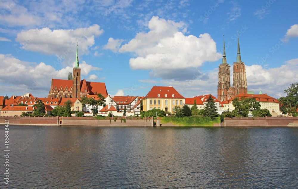 Fototapeta premium Paseo del río Oder, Wroclaw, Polonia