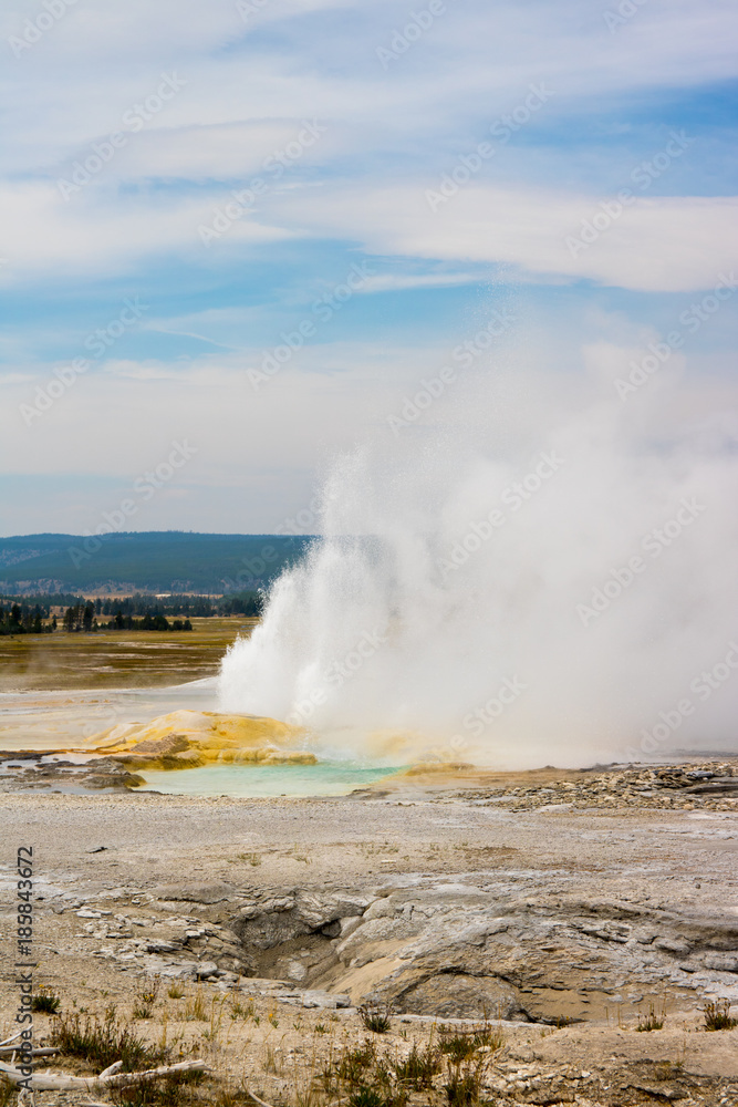 Yellowstone National Park UNESCO World Heritage geysers this must-see during your vacation in America mustsee