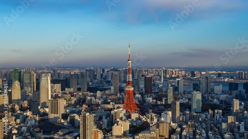 東京タワーと東京都心のマジックアワー　タイプラプス　ズームあり