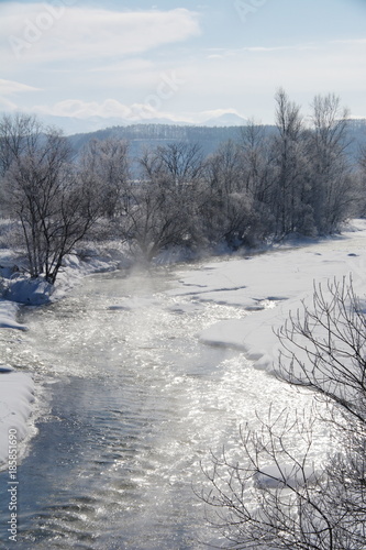冬の川 © kinpouge
