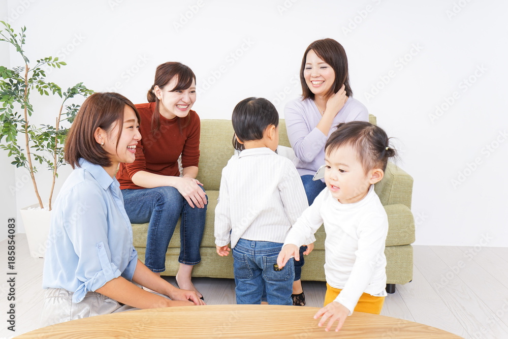 Mothers and children friends