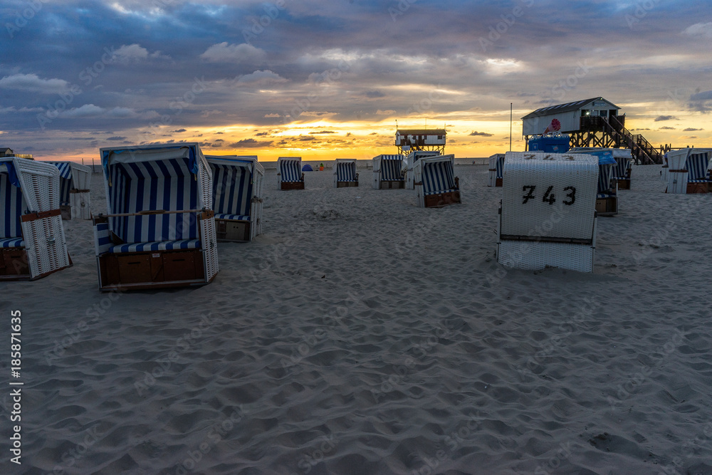 Sonnenuntergang am Strand von Sankt Peter Ording Sonnenuntergang am Strand von Sankt Peter Ording