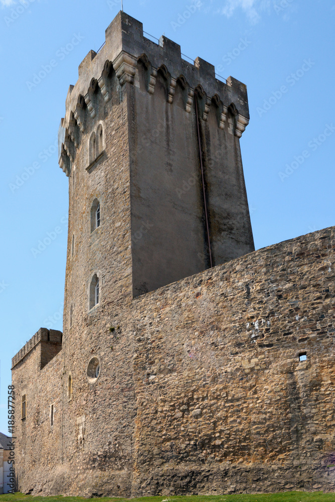Burg St. Claire und Turm Arundel in Sables d´Olonne Burg St. Claire und Turm Arundel in Sables d´Olonne