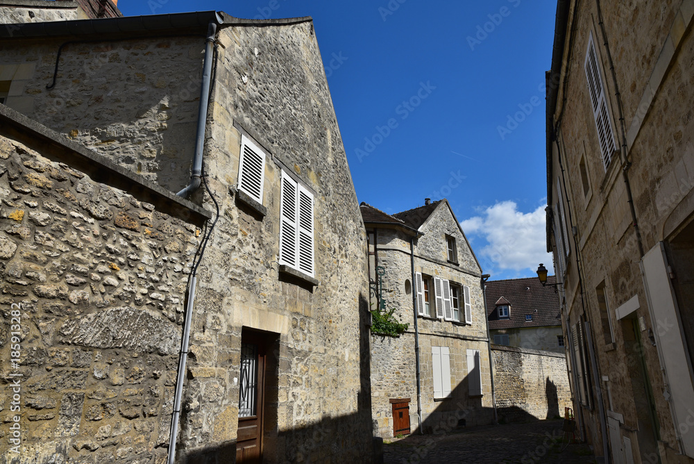 Ruelle du vieux Senlis, France