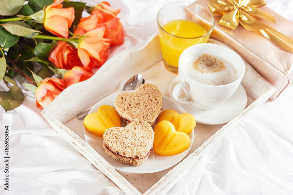 Breakfast with roses for Valentine's Day Breakfast with roses for Valentine's Day