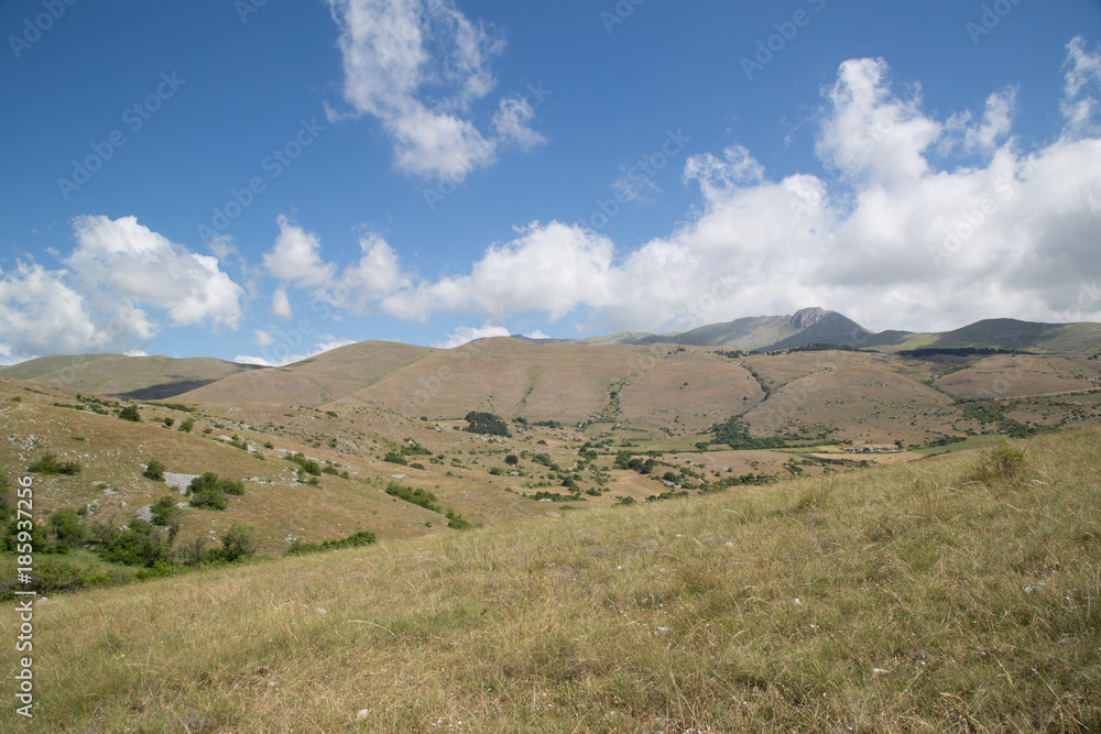 Monte Camicia, vista da sud, Parco nazionale Gran Sasso e Monti della Laga 