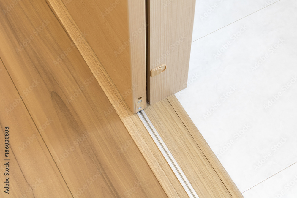 Naklejka premium 新築住宅のドア バリアフリー