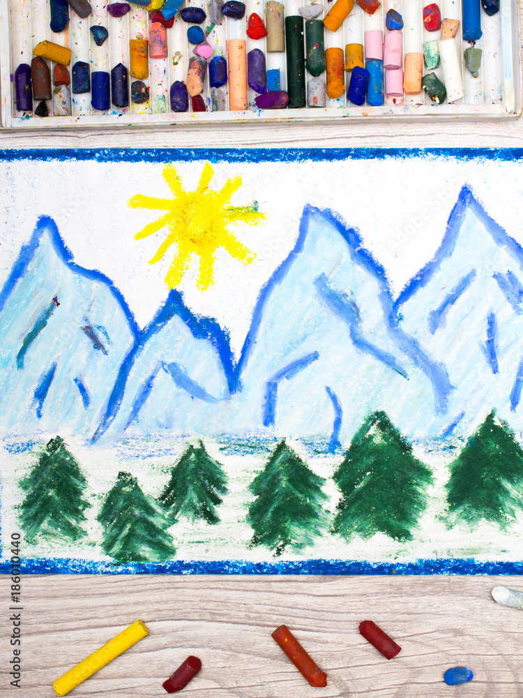 Φωτογραφία Photo of colorful drawing: landscape of snow-capped mountain peaks