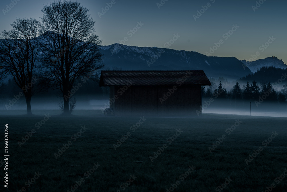 Abend auf den Feldern Garmisch Patenkirchens