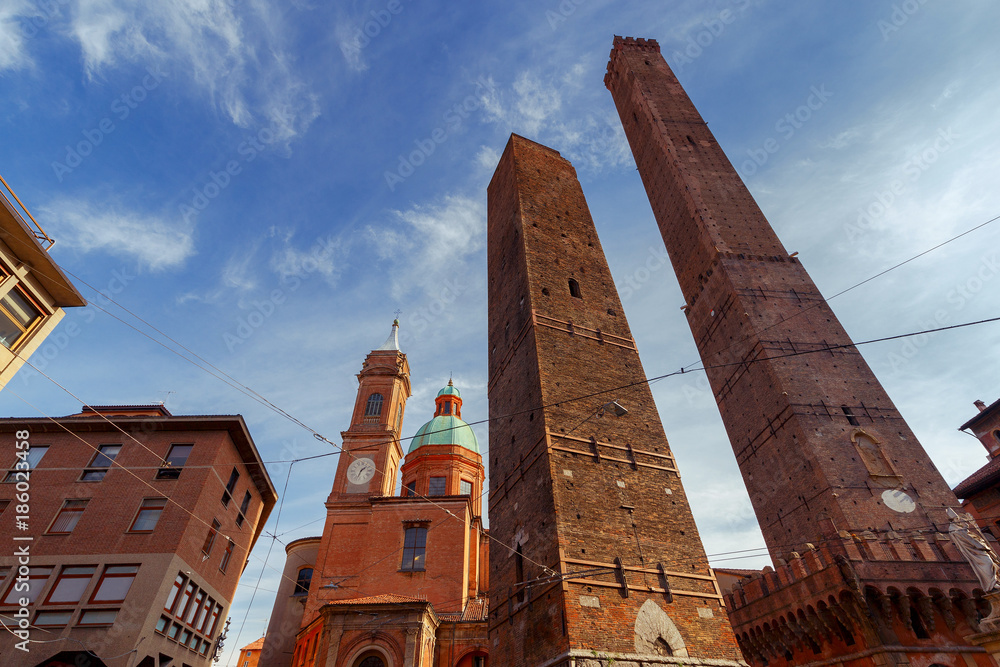 Bologna. The falling towers.