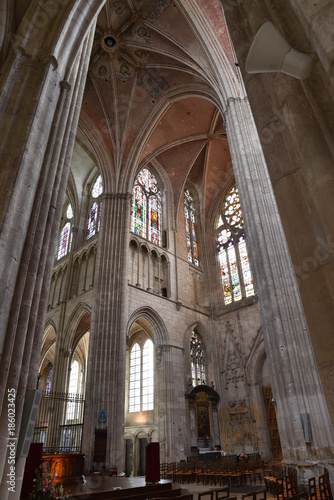 Nef de la cath  drale d Auxerre en Bourgogne  France