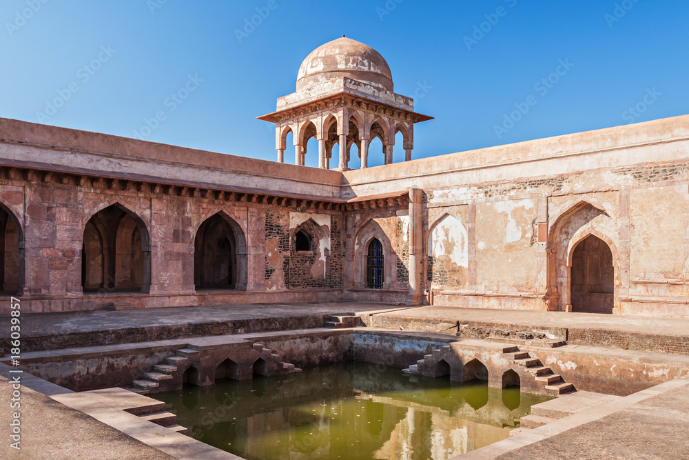Baz Bahadur Palace