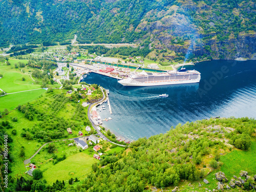 Obraz na plátně Flam at Sognefjord, Norway