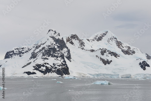 Iceberg Antarctica, mountains
