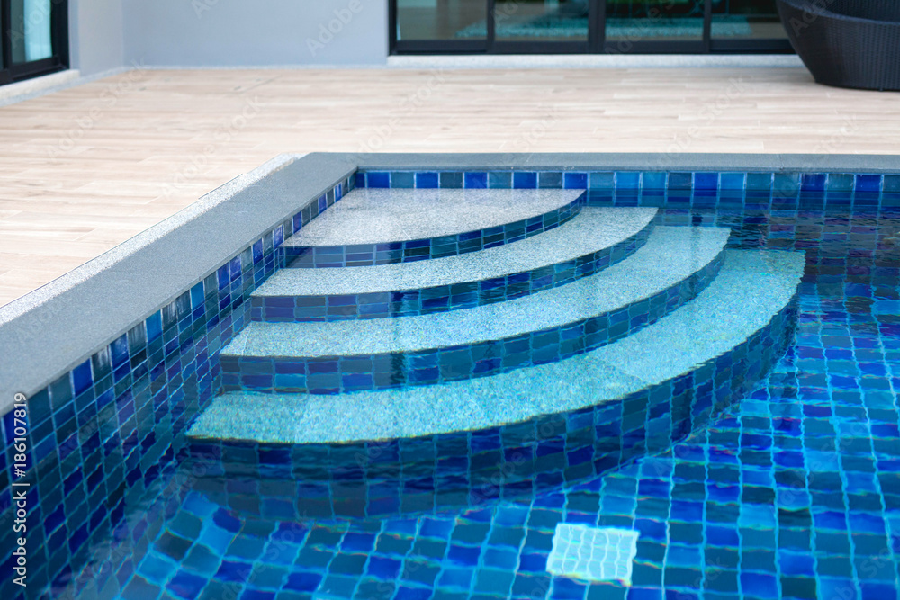 swimming pool of Luxury home