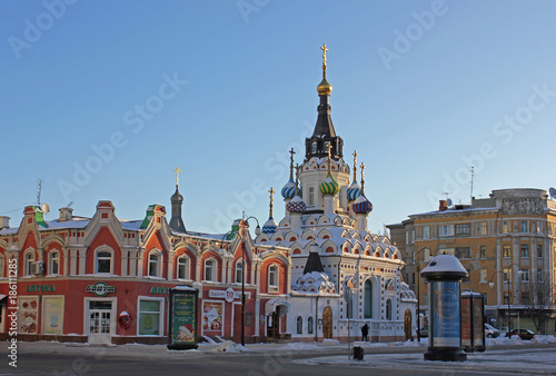 Church and old merchant houses. Saratov is the central square. Historical buildings of different styles.