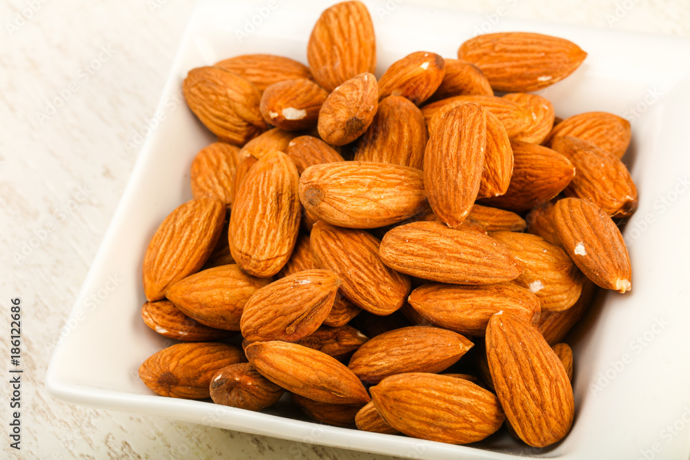 Fototapeta premium Almond in the bowl