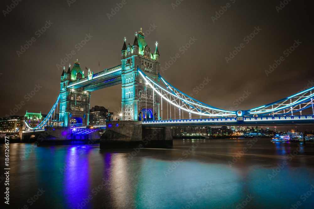 Obraz premium Tower Bridge at Night
