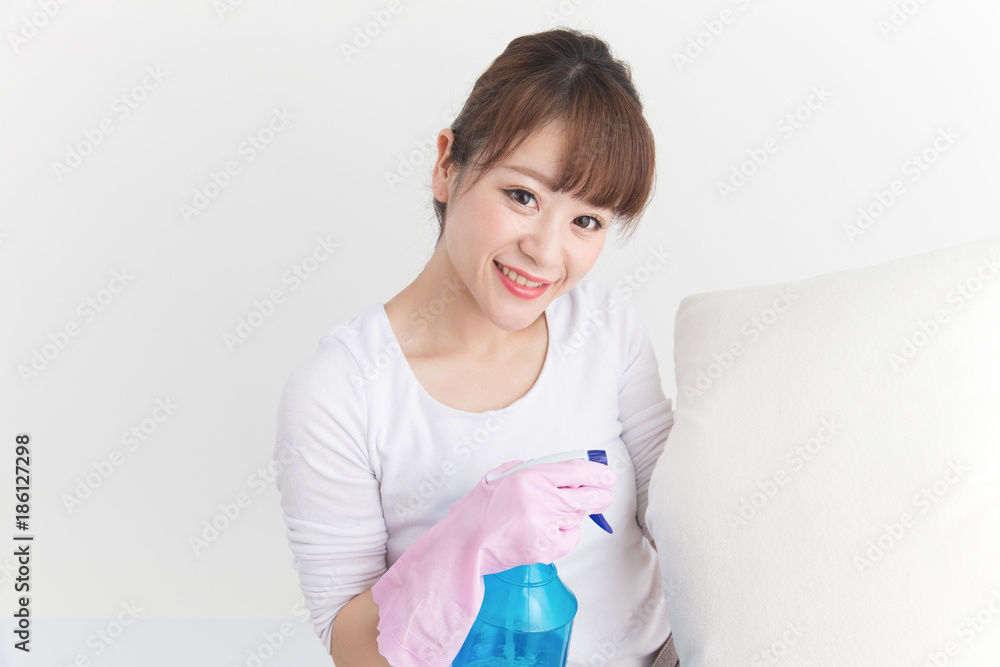 エプロン姿の女性・白バック