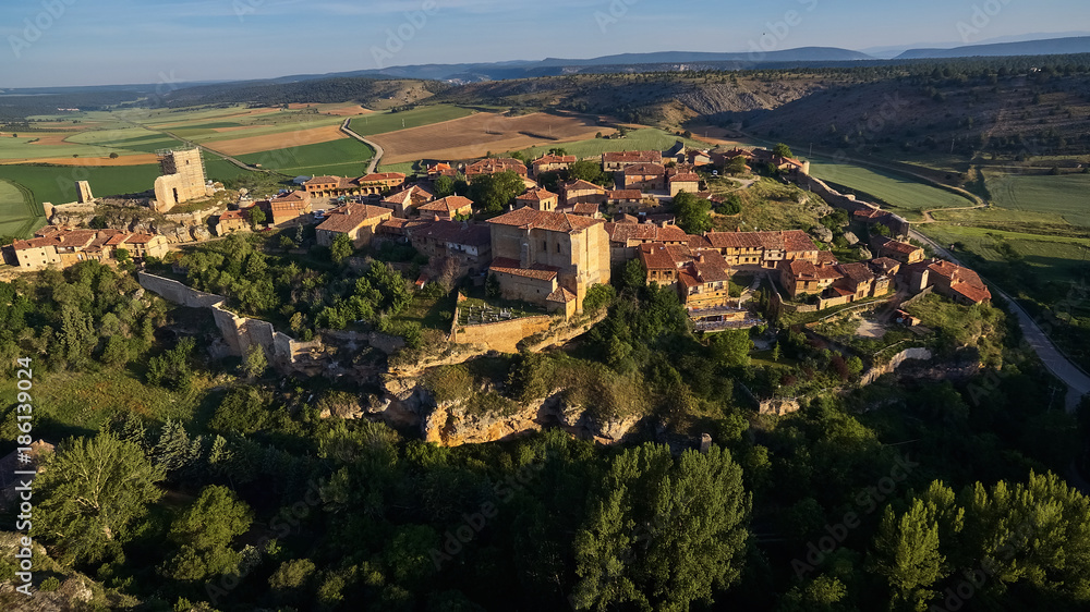 Obraz premium Sunset at Calatañazor medieval village in Soria province, Spain