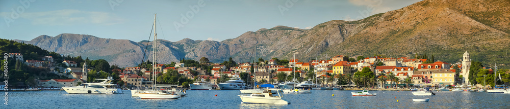 Naklejka premium Boats anchored at Cavtat seaside