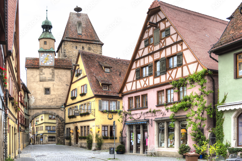 Naklejka premium Der Röderbogen und Markusturm in Rothenburg ob der Tauber