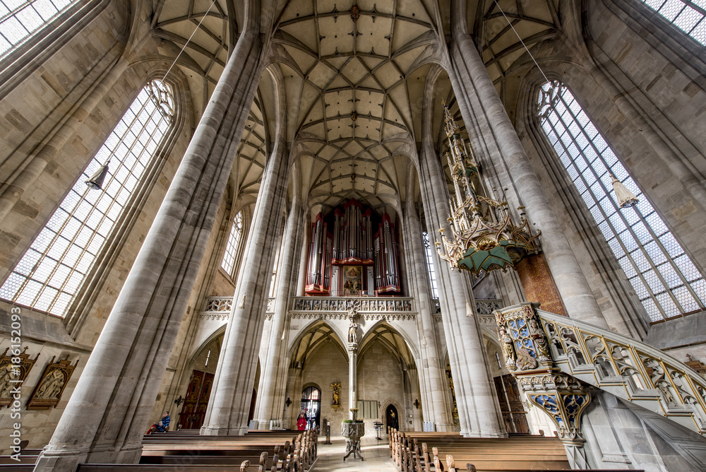 Innenansicht des Münsters St. Georg in Dinkelsbühl
