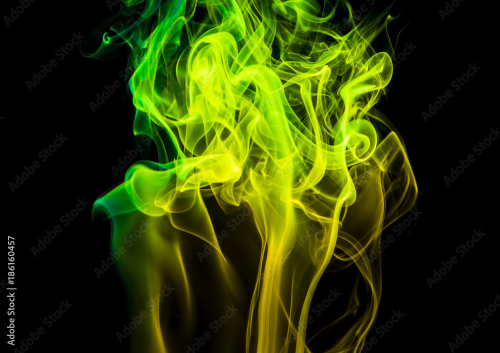 Obraz premium Colored smoke on black background
