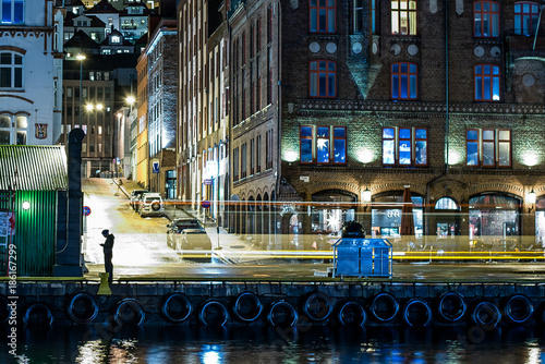 Obraz na płótnie Lonley man in Bergen, Norway w salonie