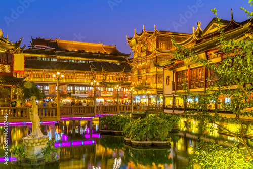 Shanghai Temple God night scene