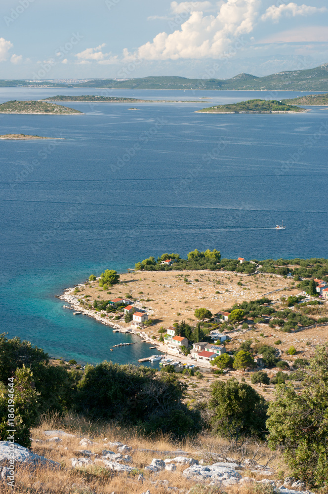 Vue depuis le sommet de Zut (Croatie) Vue depuis le sommet de Zut (Croatie)
