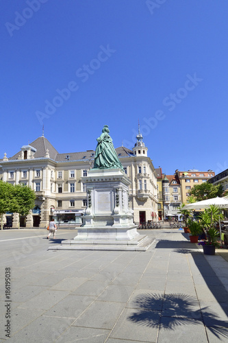 Klagenfurt mit Maria Theresia Denkmal
