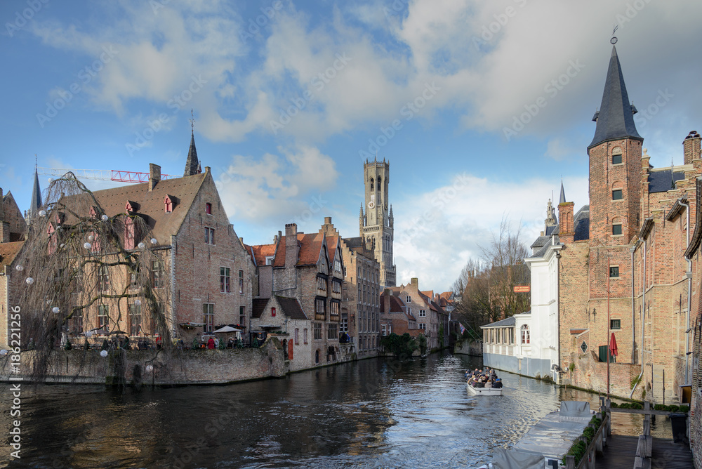 Brujas, ciudad de canales y puentes belga , capital de Flandes Occidental, al noroeste de Bélgica, Europa