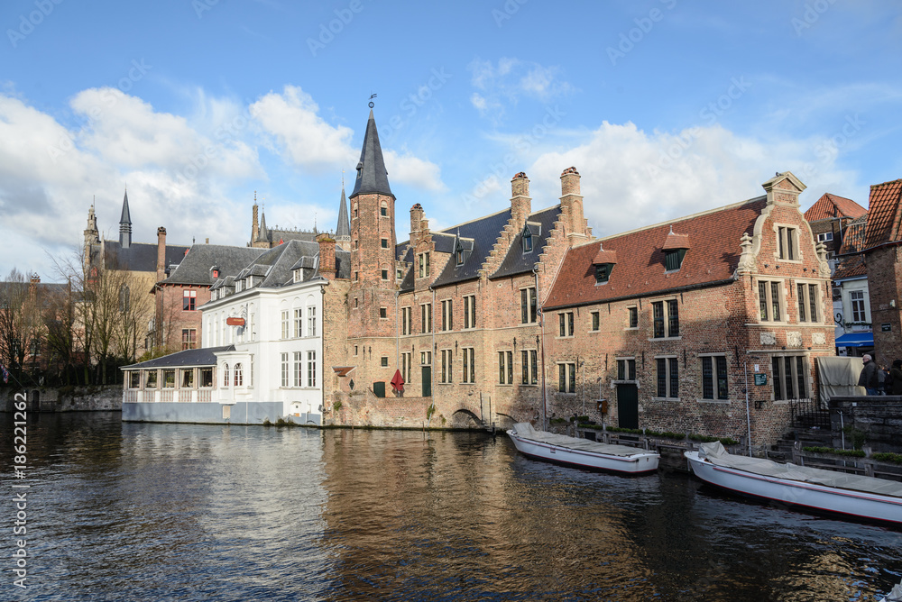 Brujas, ciudad de canales y puentes belga , capital de Flandes Occidental, al noroeste de Bélgica, Europa Brujas, ciudad de canales y puentes belga , capital de Flandes Occidental, al noroeste de Bélgica, Europa