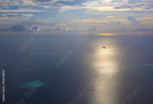 Luftbild im Wasserflugzeug über den Malediven