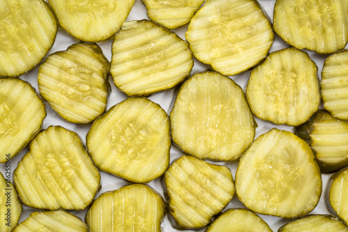 Fotografija slices of cucumber pickles