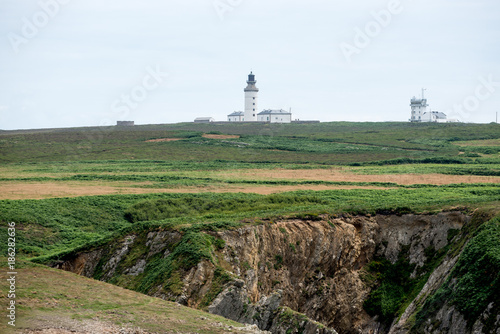 ouessant côte nord ouest avec son phare