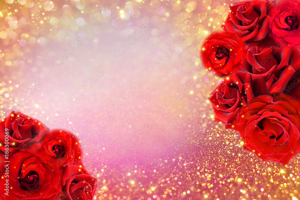 Hình nền đồ hoa đỏ đẹp trên nền ánh kim lấp lánh sẽ khiến bạn cảm thấy ngỡ ngàng. Với bàn tay tài hoa của nghệ sĩ, chúng tôi đã tạo ra một bức hình tuyệt vời, mang lại sự đẹp mơ màng cho người xem.