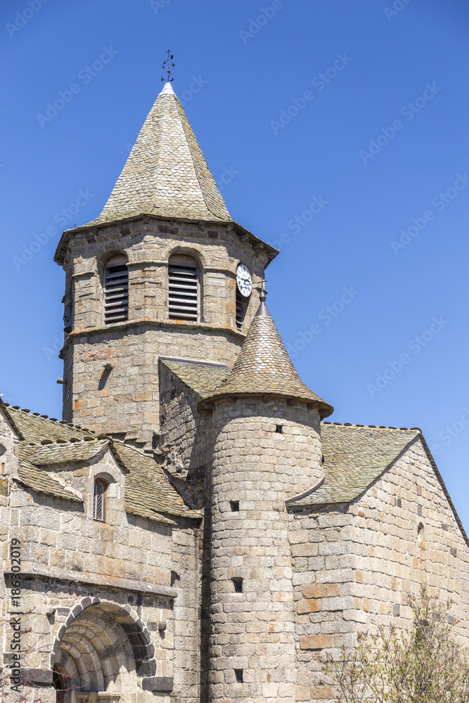 Clocher de l'église du village de Nasbinals, étape sur le sentier de Saint Jacques de Compostelle classé Patrimoine Mondial de l'UNESCO