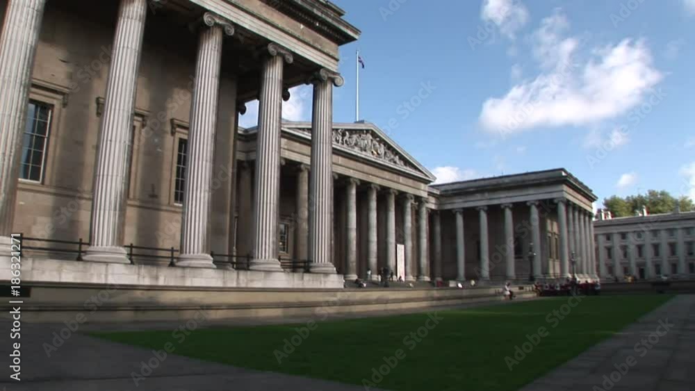 Timelapse, people in front of famous London Building