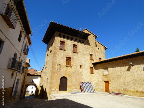 La Iglesuela del Cid, pueblo de la provincia de Teruel (Aragon,España) © VEOy.com