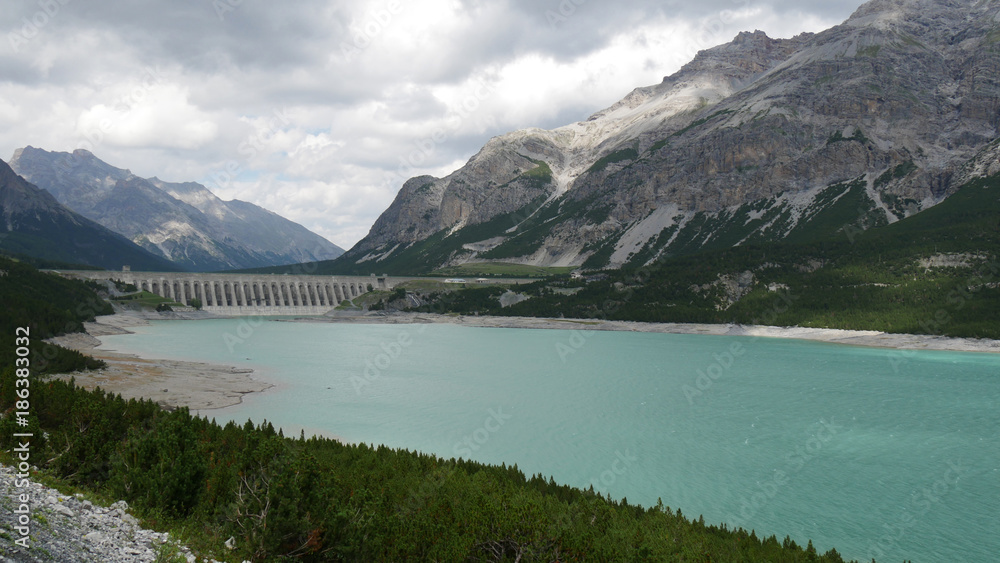 Obraz premium Laghi di Cancano in alta Valtellina