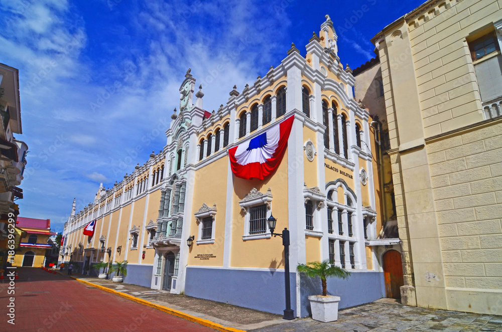 Obraz premium El Palacio Bolívar in Panama City