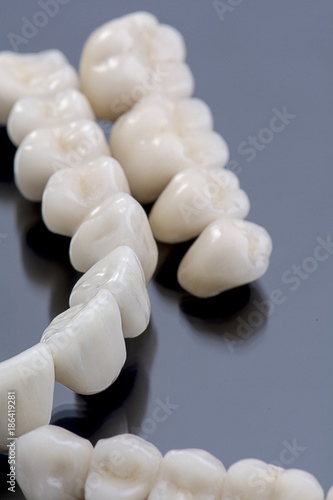 Bilde på lerret Ceramic tooth