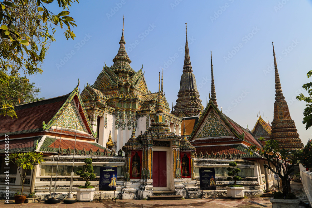 prunkvolle buddhistische Tempel in Bangkok, Thailand
