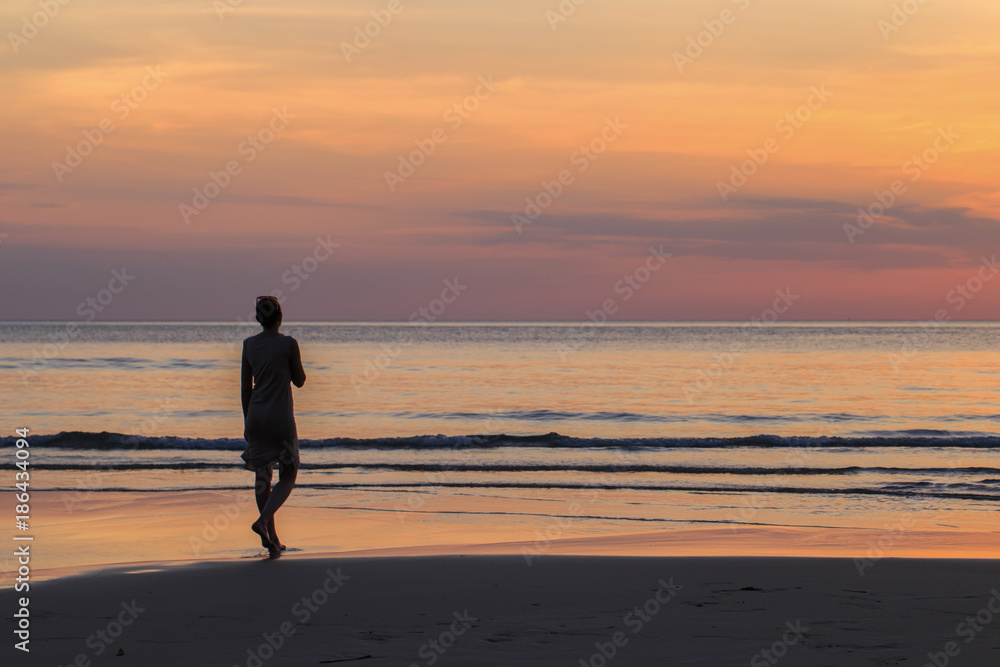 Men
Standing alone
Watching the sunset on the beach.
Evening time
Silhouette style